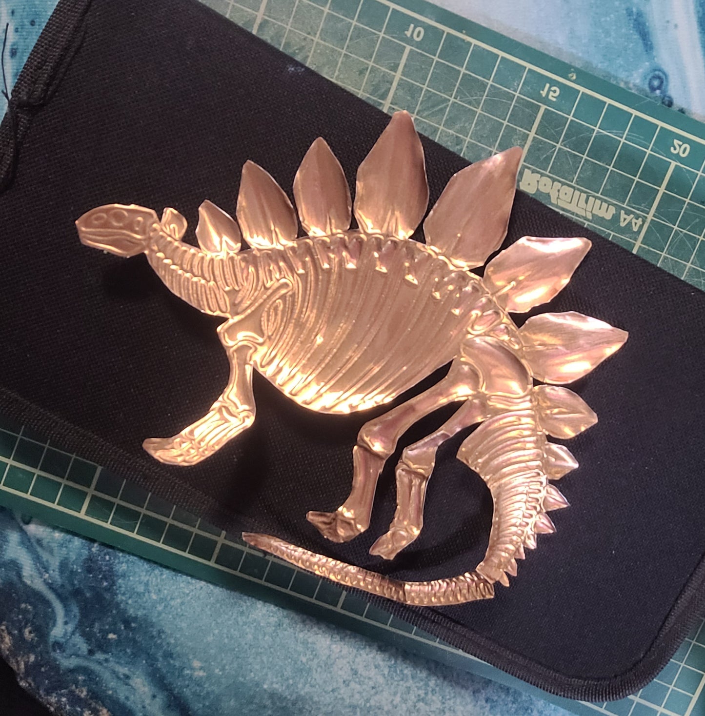 Silvery Stegosaur Skeleton (Aluminium Fossil Art)