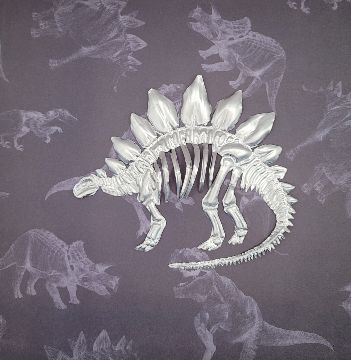 Silvery Stegosaur Skeleton (Aluminium Fossil Art)