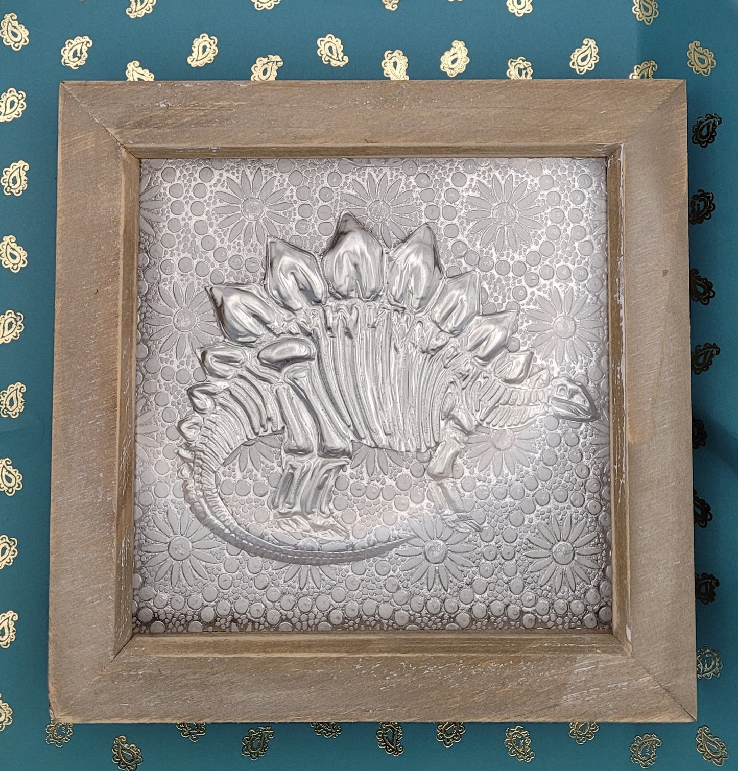 Silvery Stegosaur Skeleton (Aluminium Fossil Art)